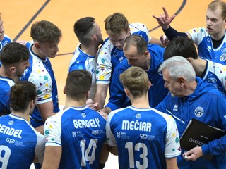 Hráči Nitry počas 5. kola volejbalovej Niké extraligy mužov VK MIRAD UNIPO Prešov - VK Slávia SPU Nitra.