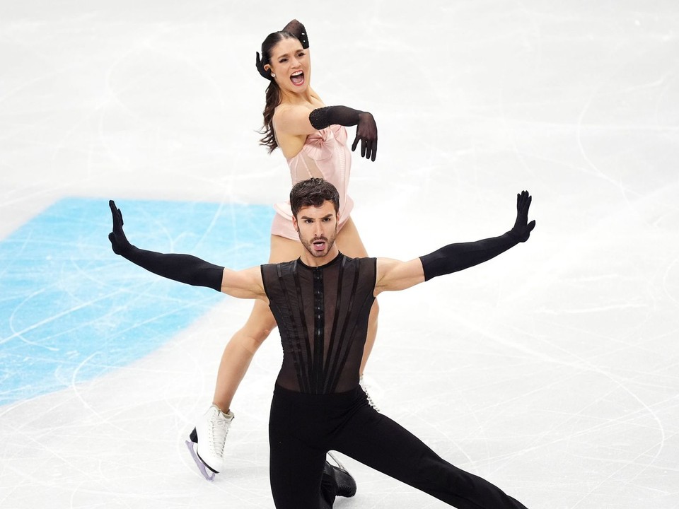 Francúzi Laurence Fournierová Beaudryová a Guillaume Cizeron.