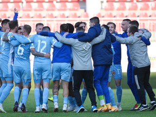 Futbalisti ŠK Slovan Bratislava sa radujú po zisku majstrovského titulu vo Fortuna lige.