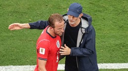 Harry Kane (9) a tréner Thomas Tuchel.