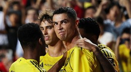 Cristiano Ronaldo sa svojimi spoluhráčmi z klubu Al-Nassr.