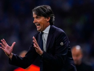 Tréner Interu Miláno Simone Inzaghi a jeho gestikulácia. 
