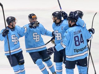 Radosť hráčov Slovana po góle.