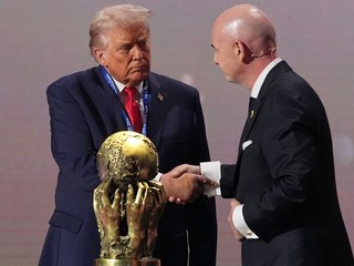 Donald Trump a Gianni Infantino