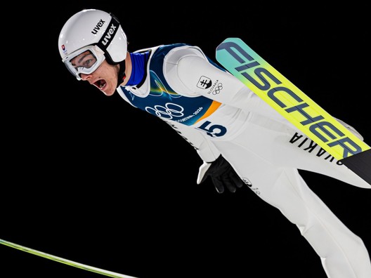 Slovenský skokan na lyžiach Hektor Kapustík