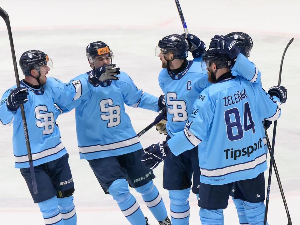 Radosť hráčov Slovana po góle.