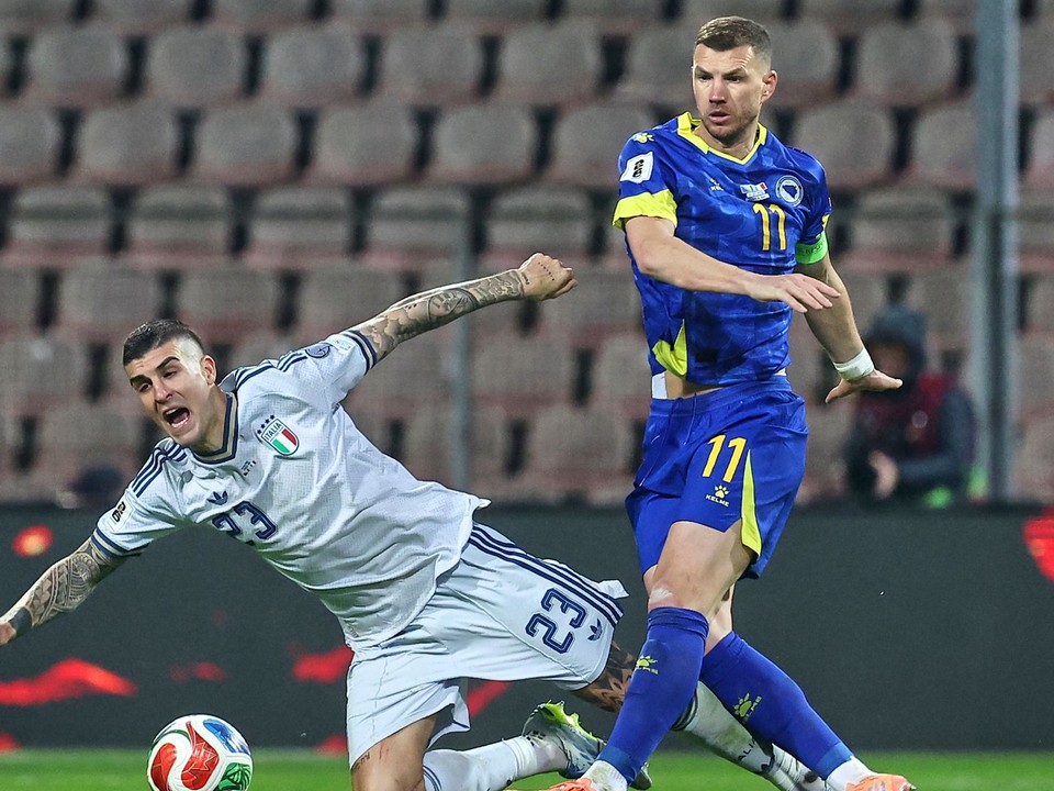 Edin Džeko v drese Bosny