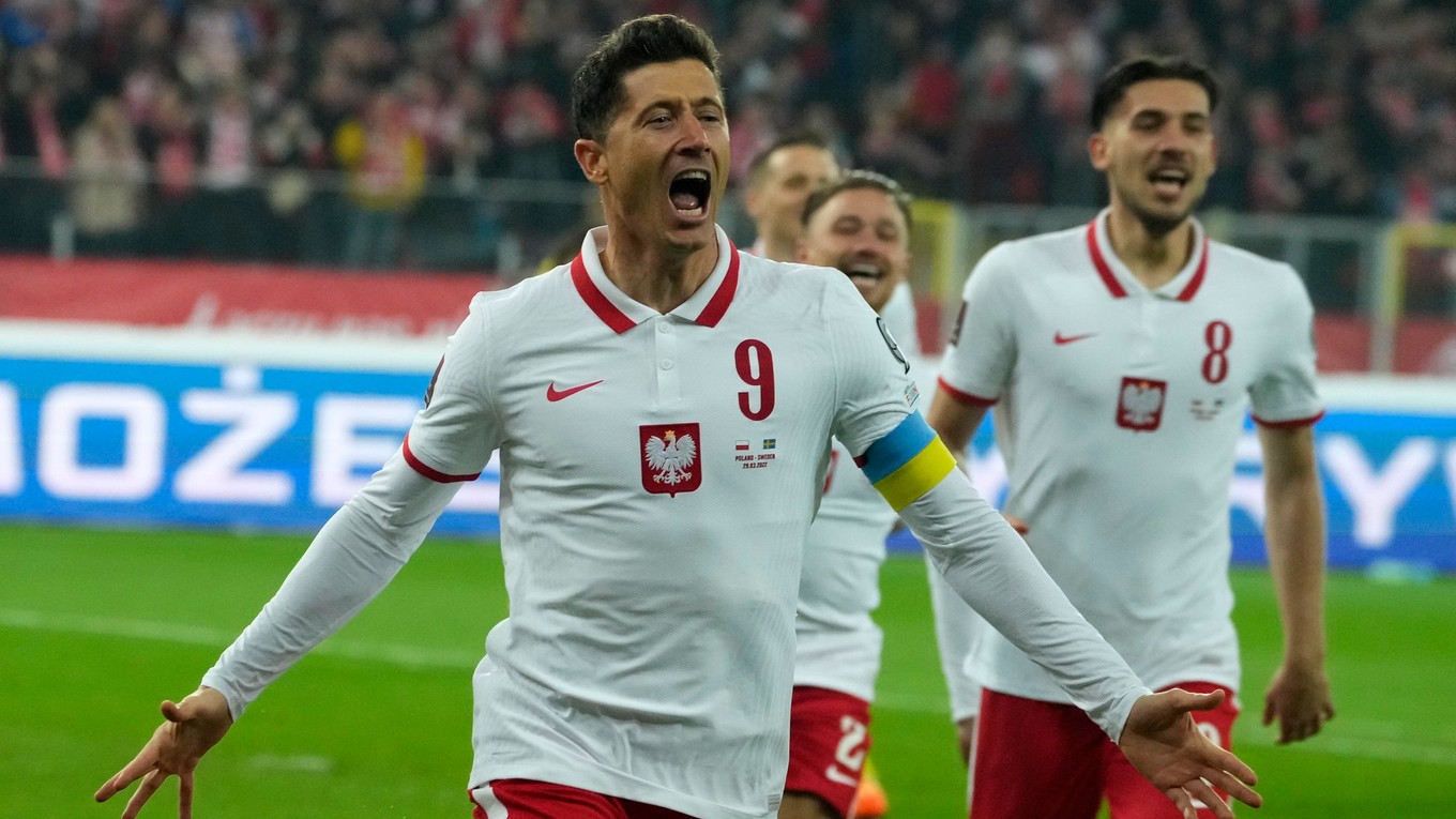 Robert Lewandowski sa teší po strelenom góle v drese Poľska.