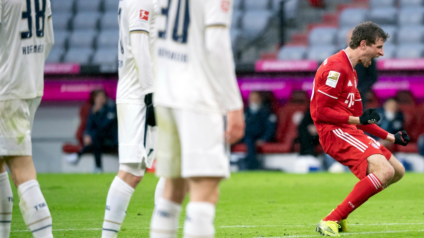 Thomas Müller (Bayern Mníchov) sa raduje z gólu.