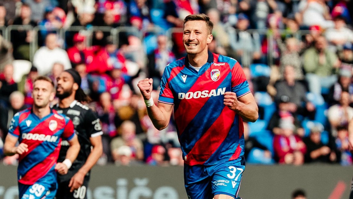 Dávid Krčík (číslo 37). 
