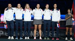 Tereza Mihalíková, Renáta Jamrichová, Viktória Hrunčáková, Anna Karolína Schmiedlová, Rebecca Šramková a kapitán slovenského tímu Matej Lipták.