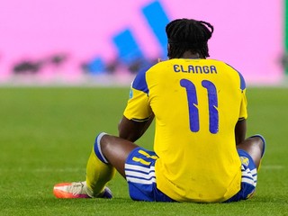 Sklamaný švédsky futbalista Anthony Elanga po zápase Švédsko - Japonsko na MS 2026.