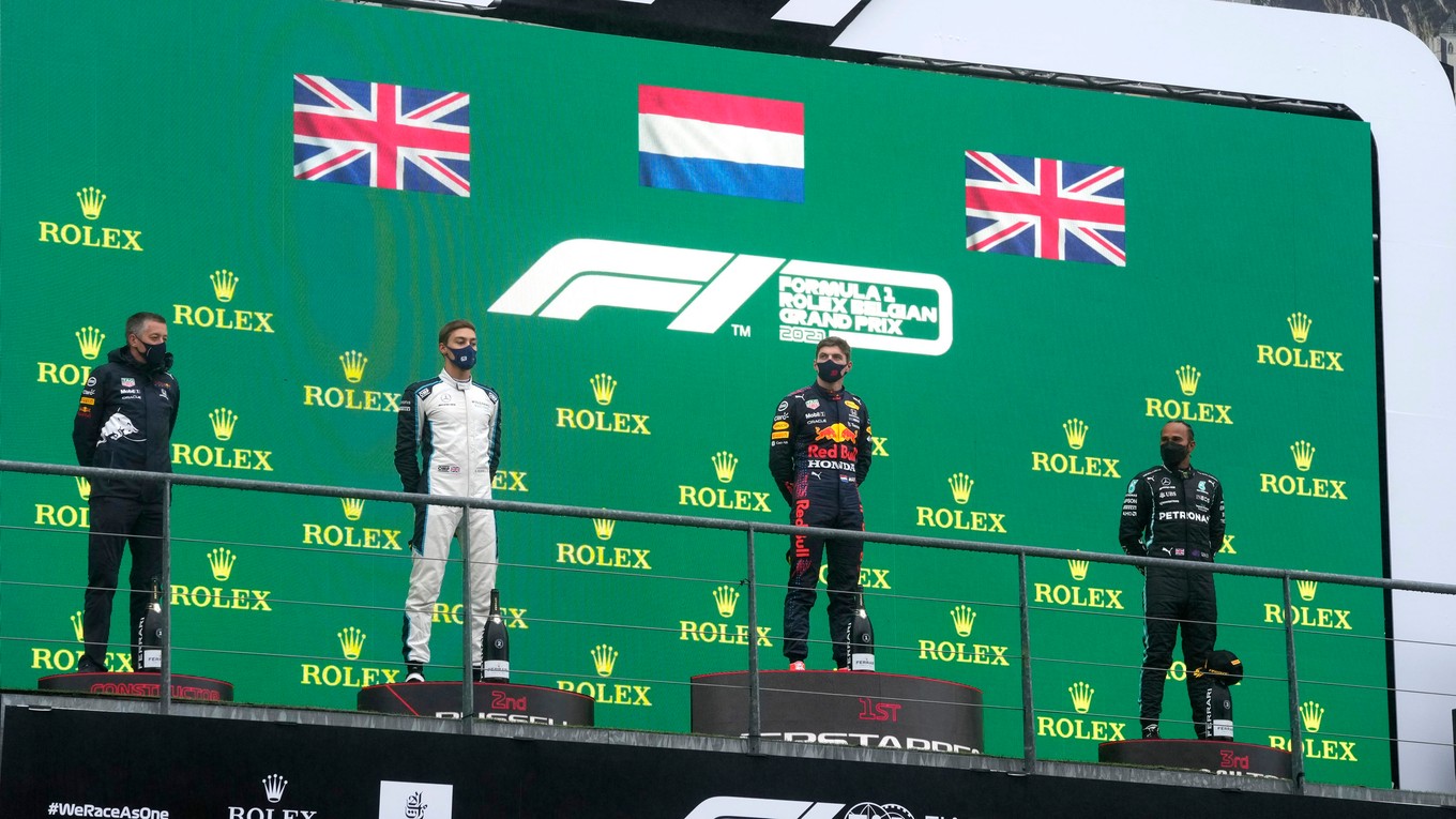Max Verstappen, George Russel a Lewis Hamilton na VC Belgicka.