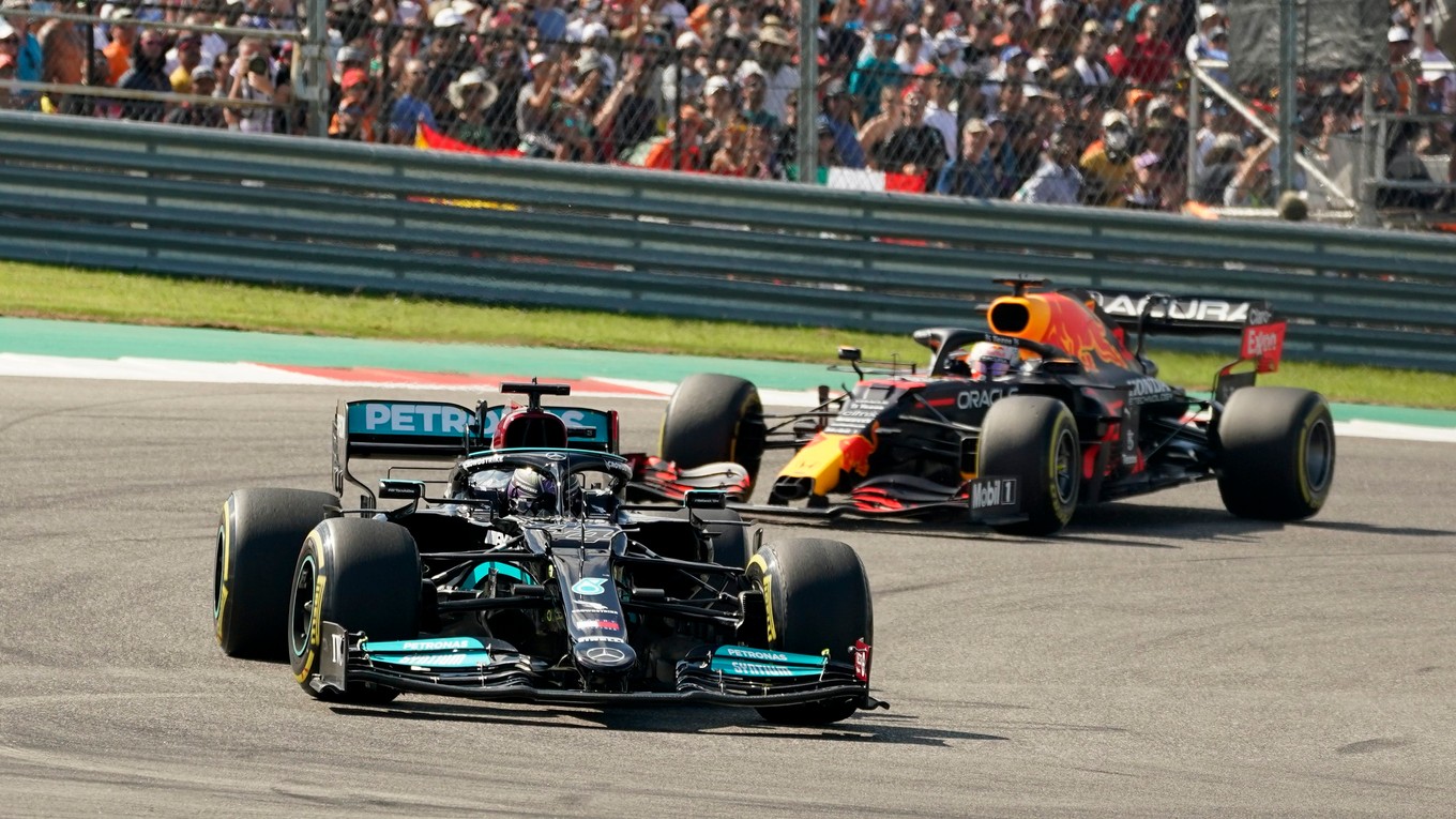 Lewis Hamilton a Max Verstappen.