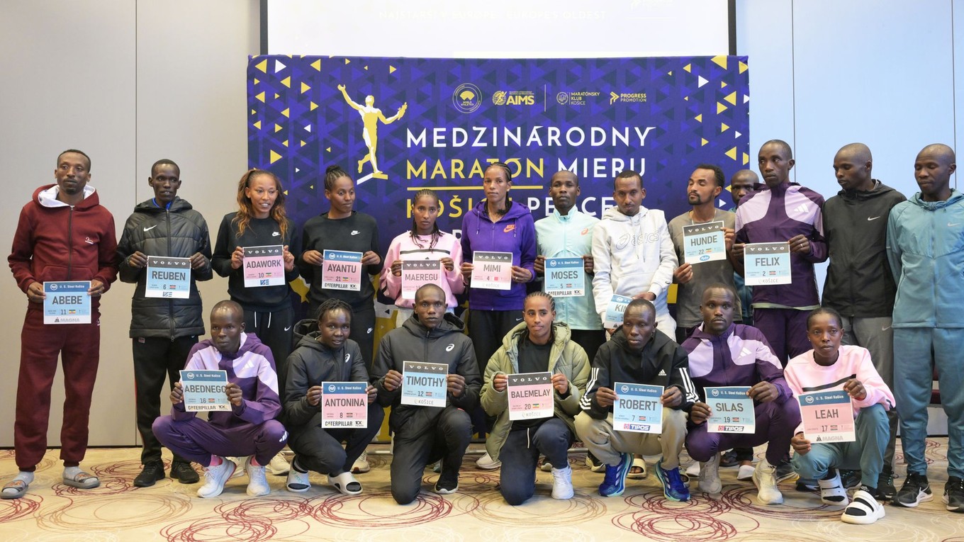 Bežci pred Medzinárodným maratónom mieru.