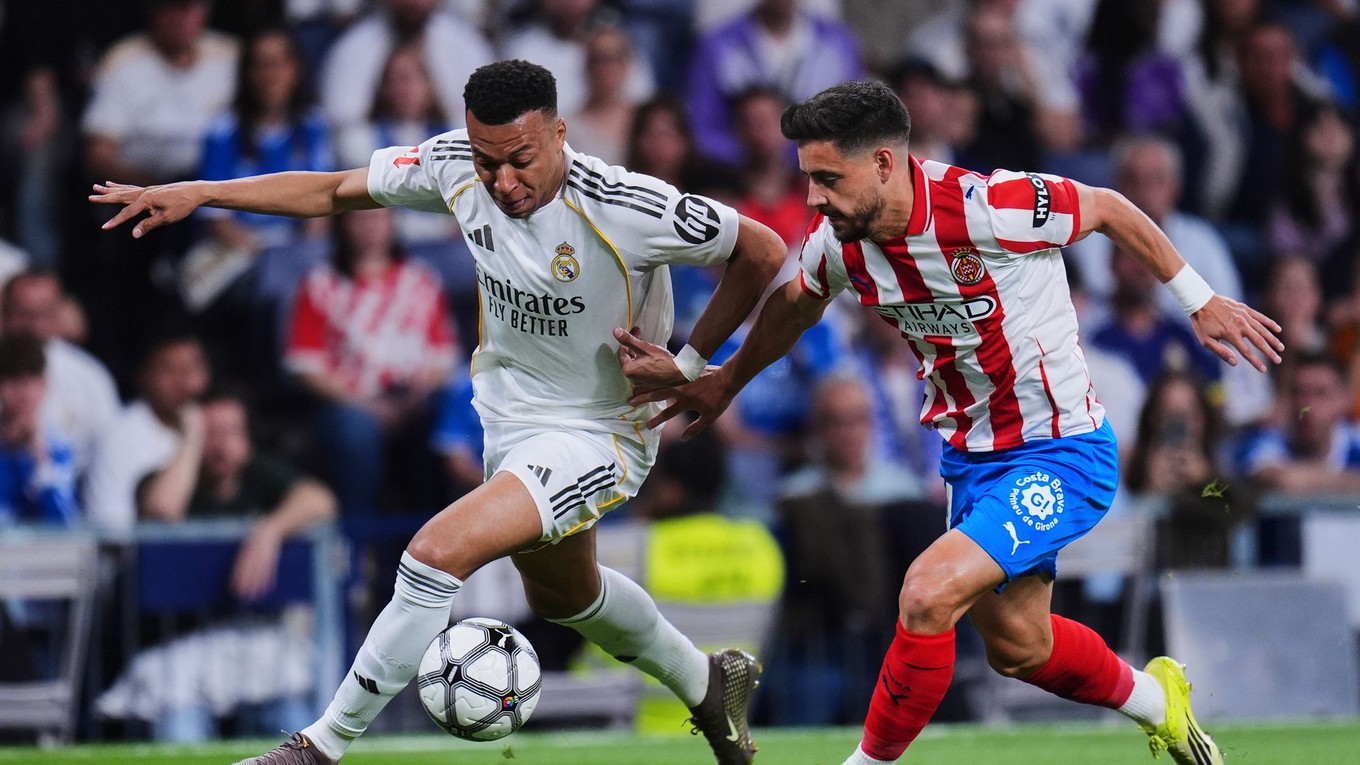 Kylian Mbappé a Arnau Martinez.