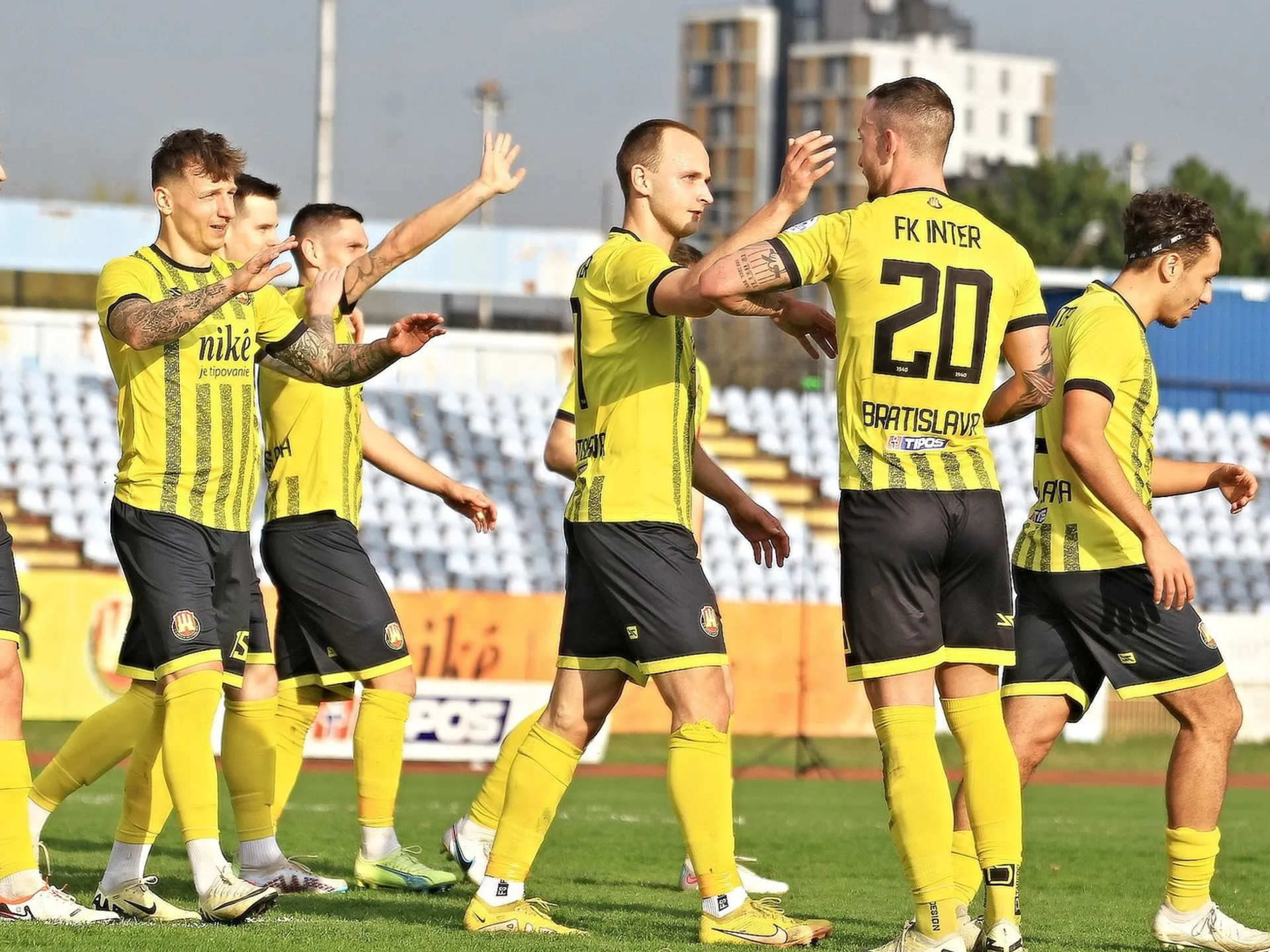 TIPOS III. LIGA – Bratislava rozdelená na dva tábory, súboj foriem pod Tatrami