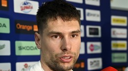 Samuel Takáč počas zrazu slovenskej reprezentácie pred MS v hokeji 2024.