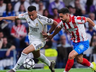 Kylian Mbappé a Arnau Martinez.