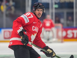 Sidney Crosby v zápase proti Švédsku na MS v hokeji 2026.