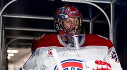 Jaroslav Halák v drese Montrealu na exhibičnom zápase vo Winnipegu.