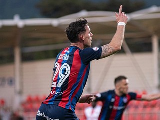 Marek Kuzma sa teší po strelenom góle v zápase FC ViOn Zlaté Moravce - AS Trenčín v prvom dueli baráže o Niké ligu.
