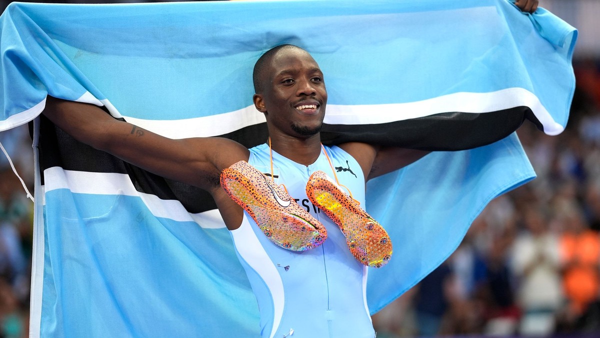 Letsile Tebogo získal pre Botswanu prvú zlatú medailu v histórii olympijských hier.