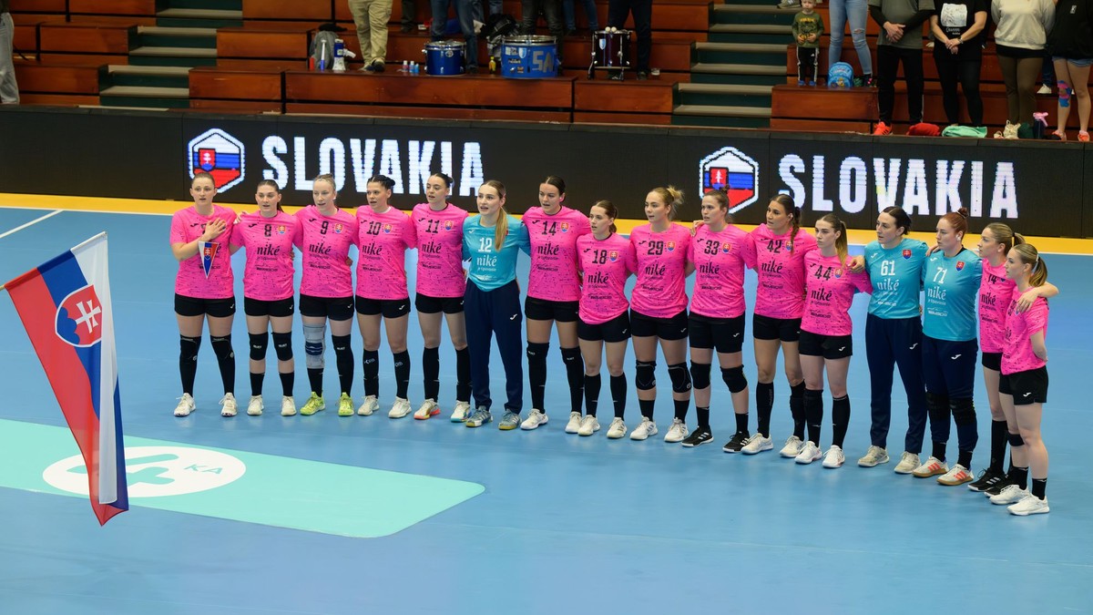 Na snímke reprezentantky Slovenska.