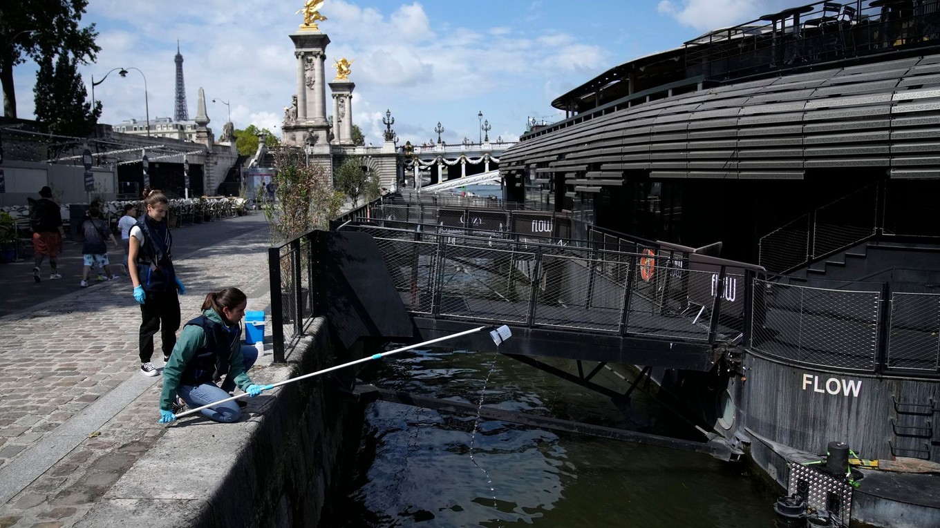 Voda v Seine je znečistená a nespĺňa normy pre usporiadanie súťaží. 