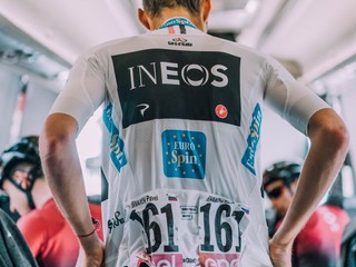 Súťaž do 25 rokov na Giro d'Italia 2021 - boj o biely dres.