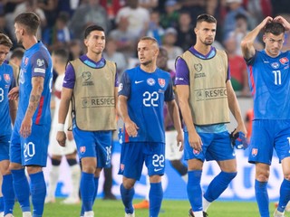 Slovenskí futbalisti po zápase proti Portugalsku v kvalifikácii EURO 2024.