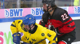 Momentka zo zápasu Švédsko - Kanada na MS v hokeji U18