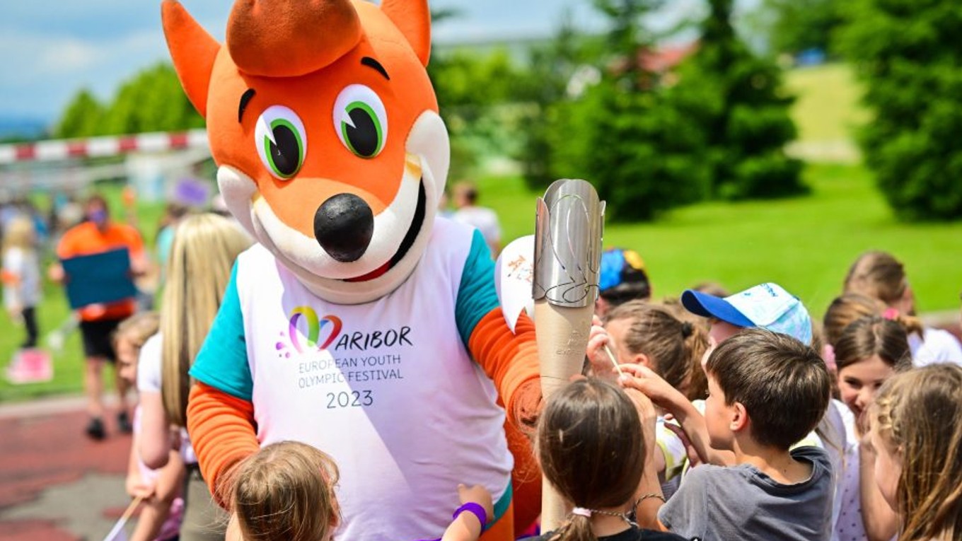 Foksi - Maskot Letného Európskeho olympijského festivalu mládeže 2023 (Letný EYOF 2023).