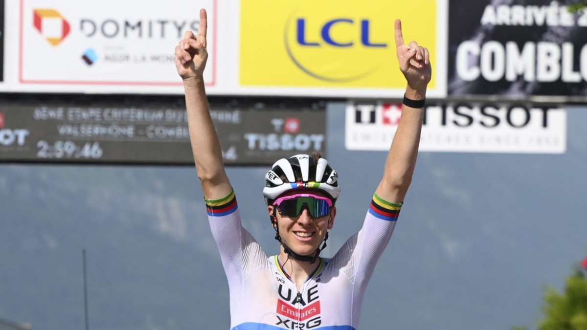 Tadej Pogačar z UAE Team Emirates vyhral 6. etapu na Critérium du Dauphiné 2025.