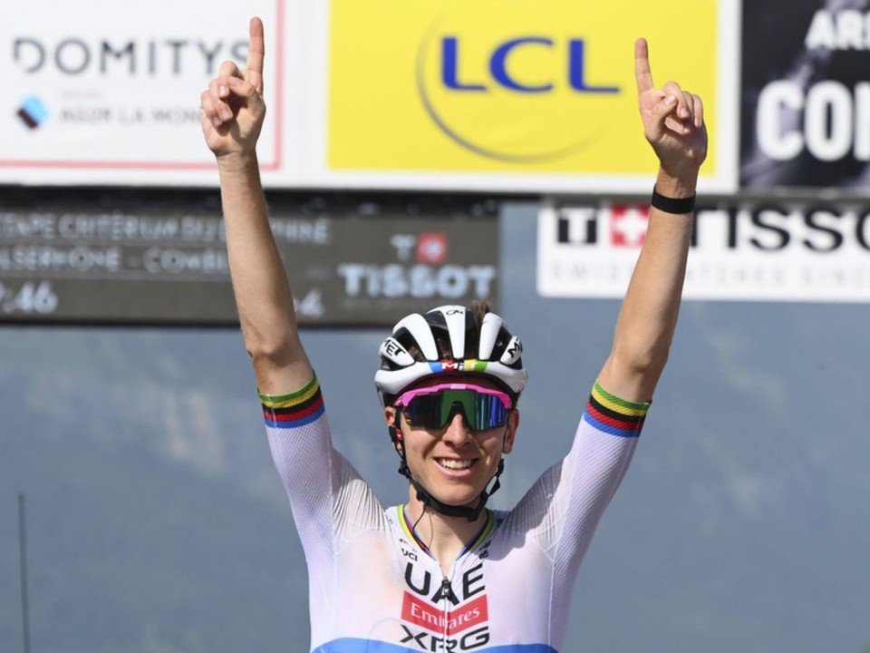 Tadej Pogačar z UAE Team Emirates vyhral 6. etapu na Critérium du Dauphiné 2025.