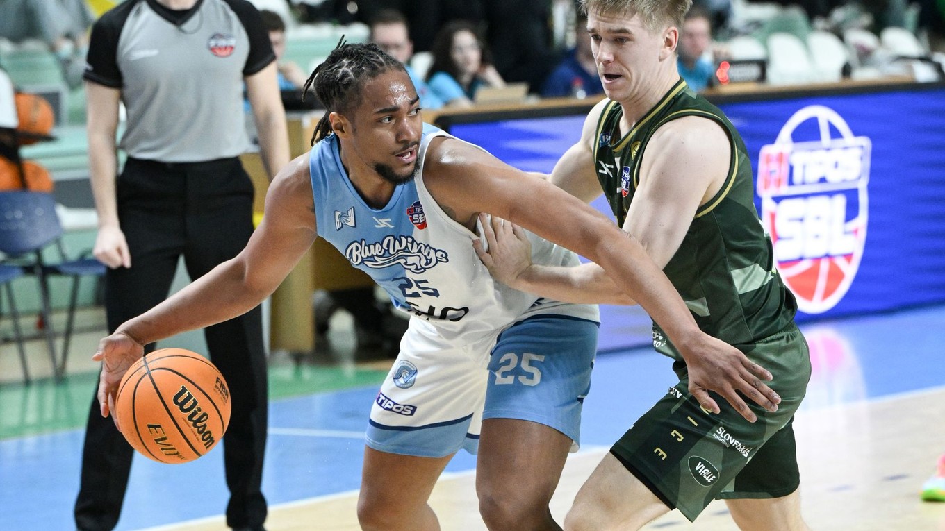 vľavo Charles Edward O´bannon Jr (Nitra) 