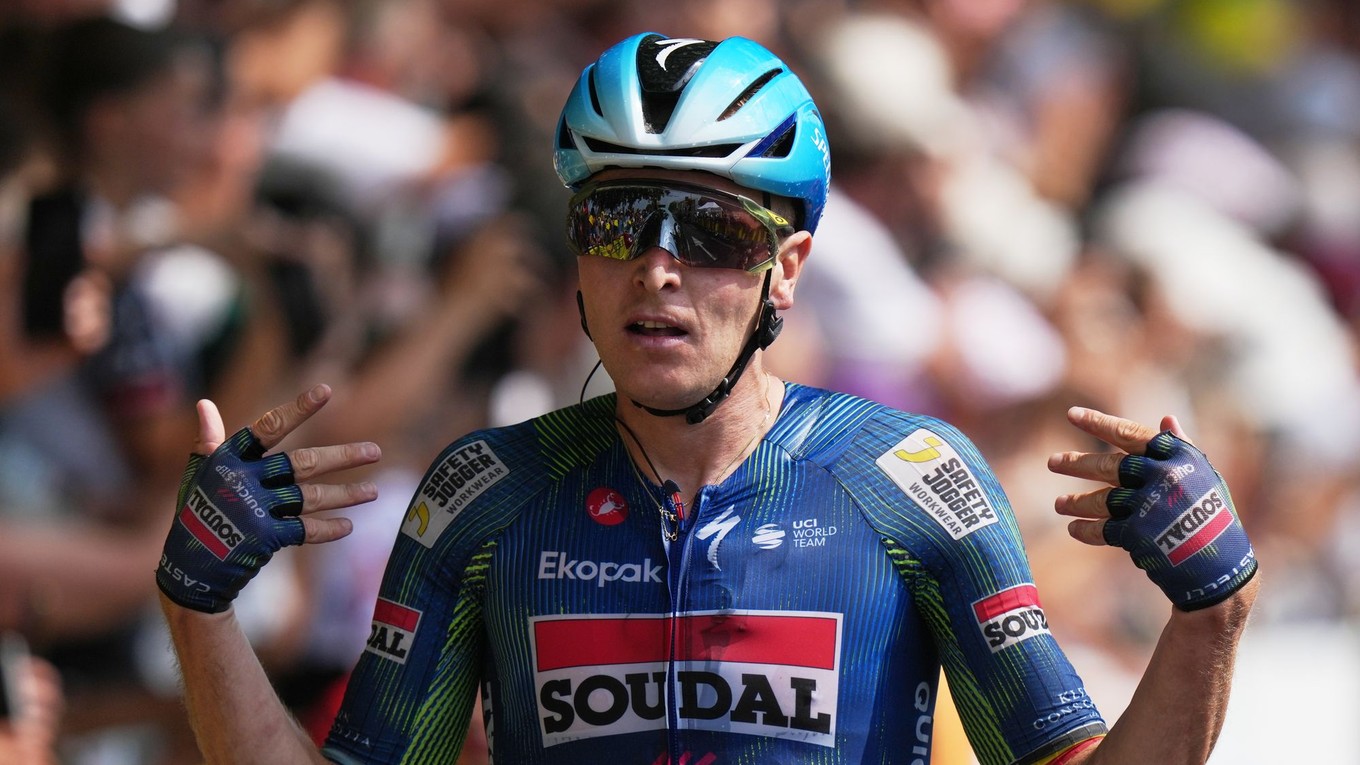 Belgičan Tim Merlier oslavuje víťazstvo v 7. etape Tour de France 2026.
