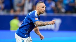 Španielsky futbalista Santi Cazorla v drese Realu Oviedo.