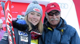 Mikaela Shiffrinová so svojím otcom Jeffom po víťazstve v slalome v Aspene 2015.
