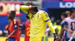 Belgický brankár Senne Lammens po zápase so Španielskom na MS vo futbale 2026.