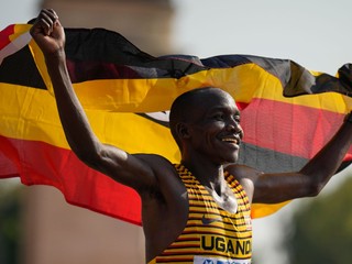 Victor Kiplangat sa stal víťazom maratónu na MS v atletike 2023.
