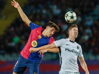 Pau Cubarsi v drese FC Barcelona.