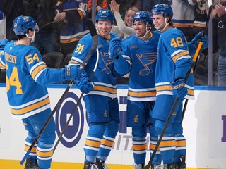 St. Louis Blues oslavuje gól. 