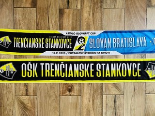 Domáci pripravili na zápas špeciálne šály.