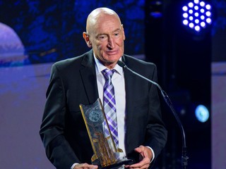 Nový člen Siene slávy slovenského hokeja (SSSH) Craig Ramsay počas slávnostného hokejového galavečera Hokejista roka 2026.