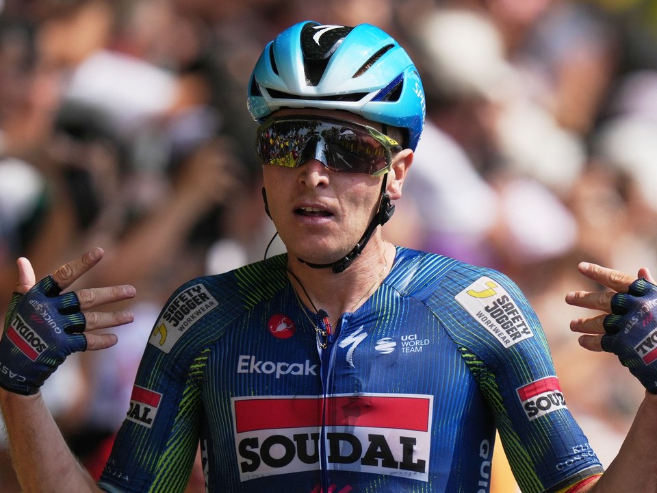Belgičan Tim Merlier oslavuje víťazstvo v 7. etape Tour de France 2026.