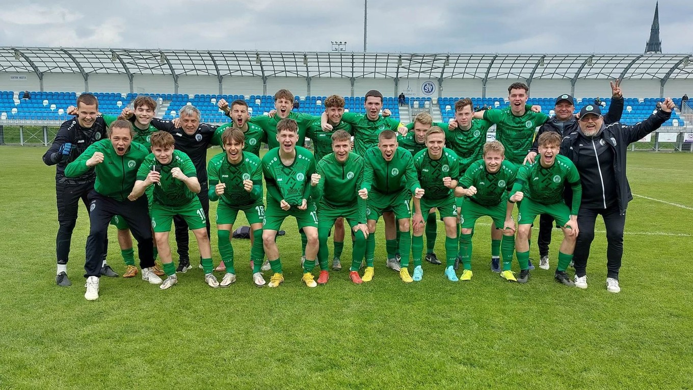 Radosť futbalistov Tatrana Prešov U19 z postupu do najvyššej súťaže.