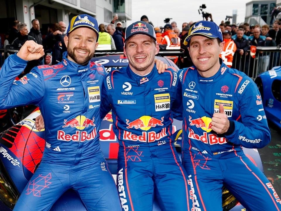 Max Verstappen vyhral vytrvalostné preteky na Mercedese