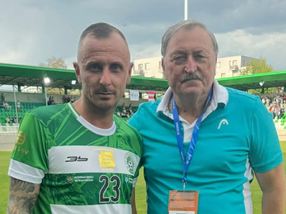 Vľavo Lukáš Hricov.