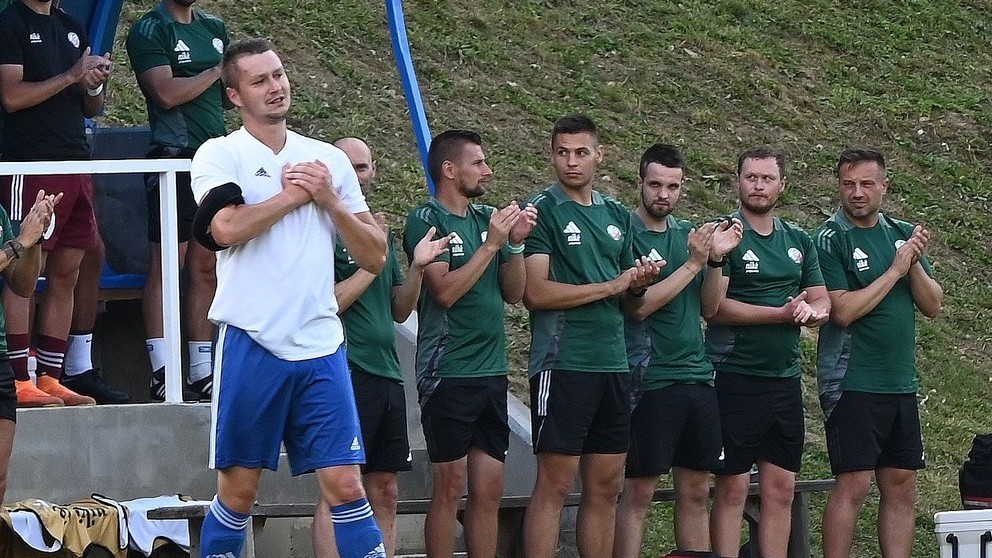 Myslel si, že horí zásuvka. Vyoperovali mu nádor, nastúpil proti Podbrezovej